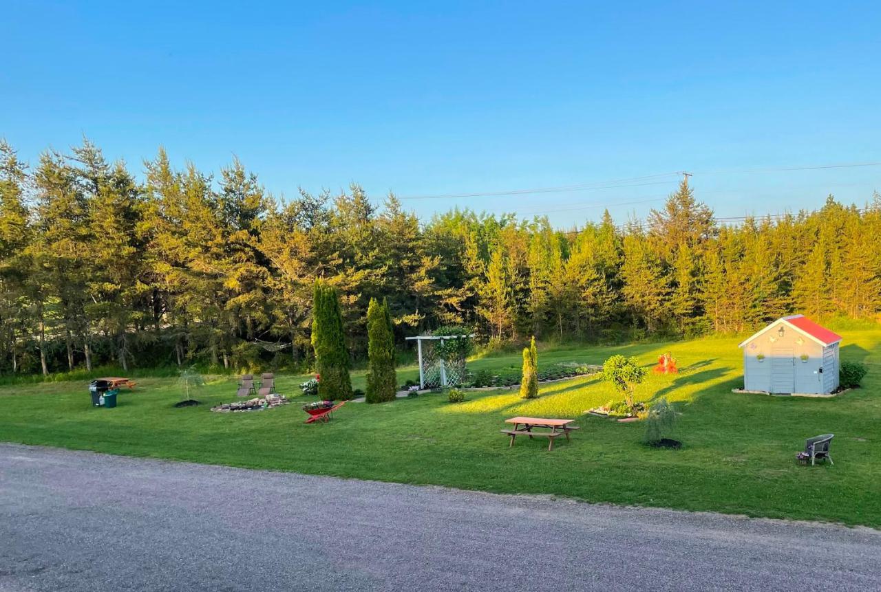 Auberge Restwell Motel Berrys Mills Bagian luar foto