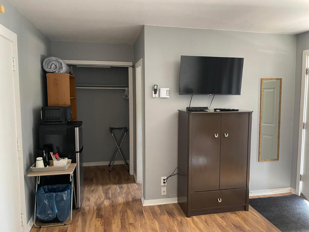 Auberge Restwell Motel Berrys Mills Bagian luar foto