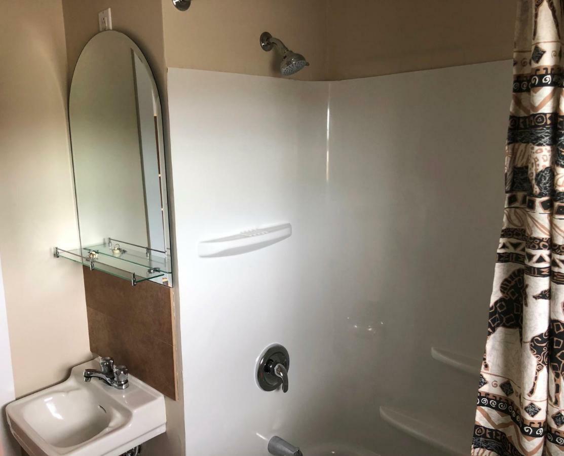 Auberge Restwell Motel Berrys Mills Bagian luar foto