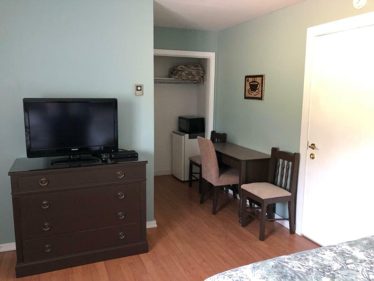Auberge Restwell Motel Berrys Mills Bagian luar foto